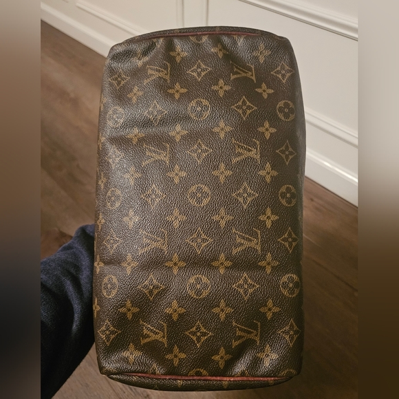 Louis Vuitton Monogram Speedy 30 - Picture 4 of 17